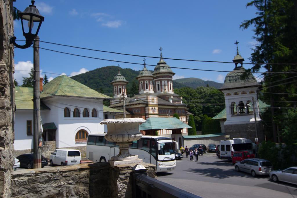 Hotel Casa Cu Farfurii Sinaia Exterior foto